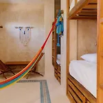 Hostik Hostal
